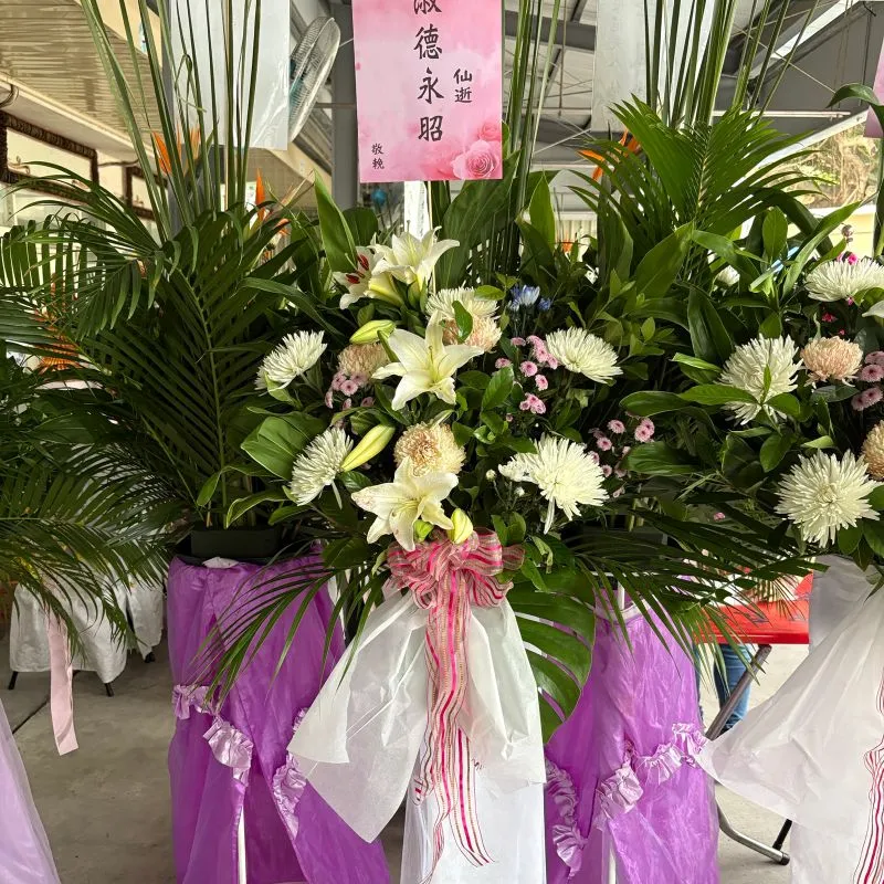 喪禮高架花籃【2000元】 喪禮高架花籃【2000元】